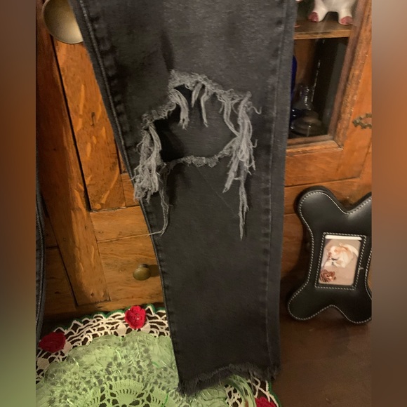 Juniors Black Jeans - Picture 6 of 11